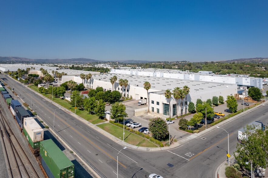 21491 Ferrero, City Of Industry, CA à louer - Photo du bâtiment - Image 3 de 4