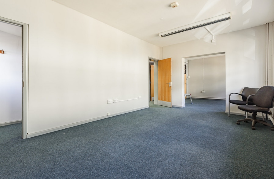 2 Kesteven St, Sleaford à louer - Photo intérieure - Image 3 de 4