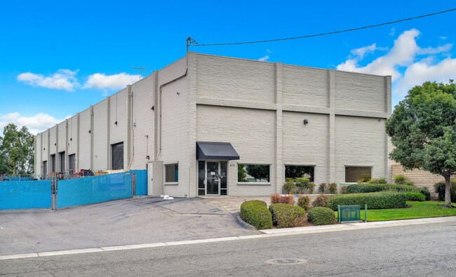 Plus de détails pour 670 Opper St, Escondido, CA - Industriel à vendre