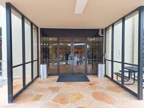 11880 Bird Rd, Miami, FL for lease Building Photo- Image 2 of 14