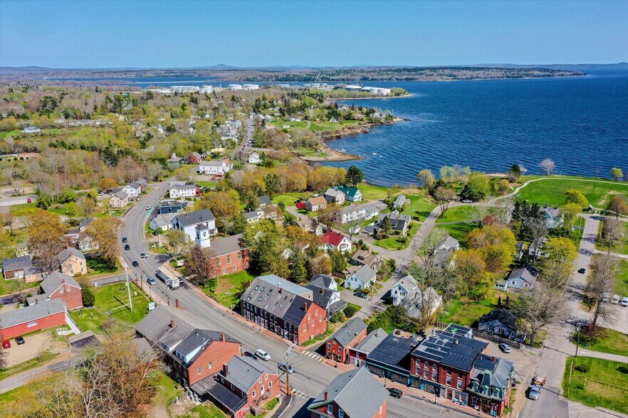 37-39 E Main St, Searsport, ME à vendre - Photo du bâtiment - Image 2 de 46