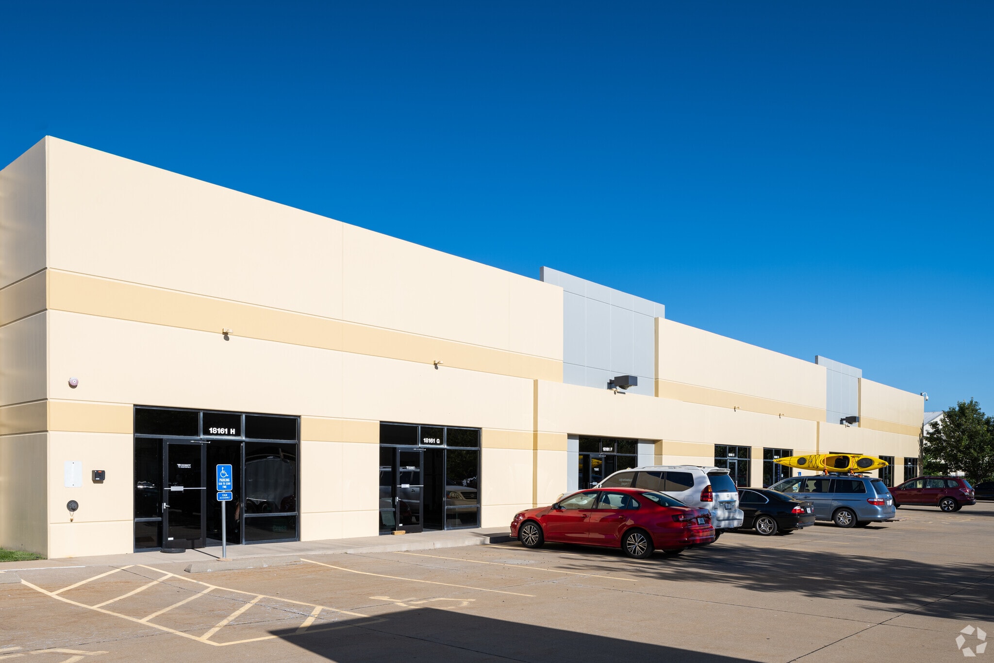 18167 Edison Ave, Chesterfield, MO for lease Primary Photo- Image 1 of 9