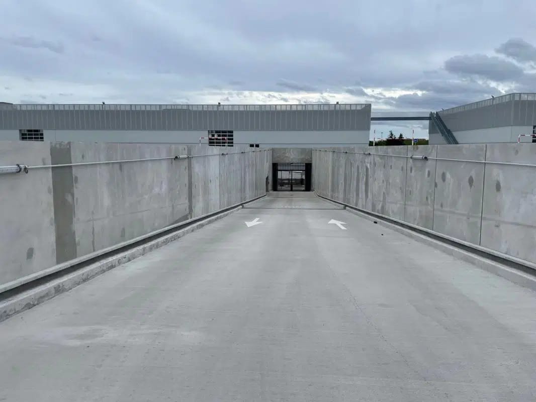 Industriel dans Vitry-sur-Seine à louer Photo principale- Image 1 de 7