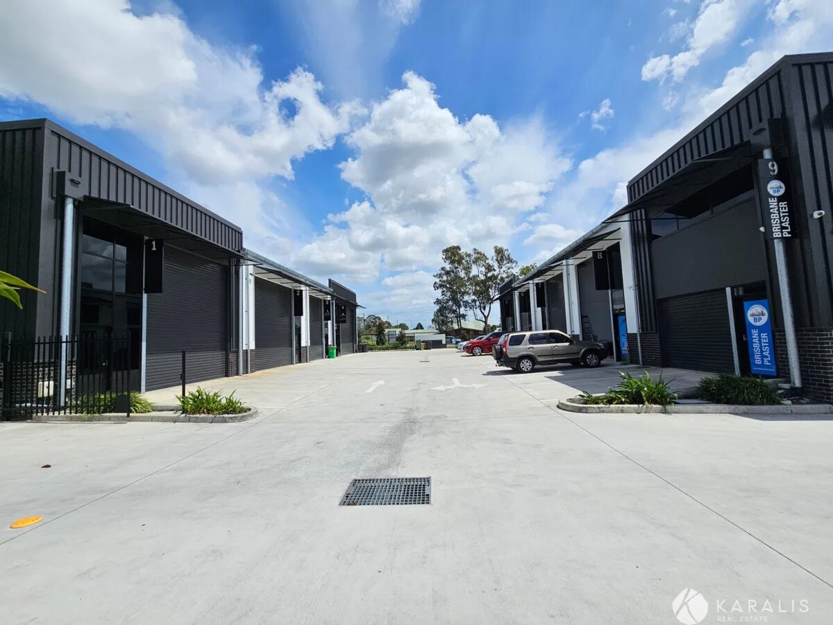 89 Priestdale Rd, Eight Mile Plains for lease Primary Photo- Image 1 of 2