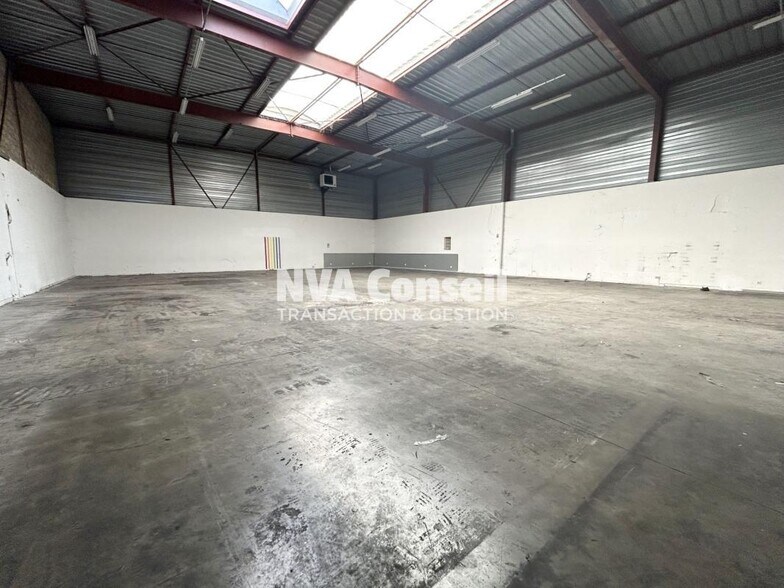 21 Chemin Des Boeufs, Méry-sur-Oise for lease - Interior Photo - Image 3 of 11