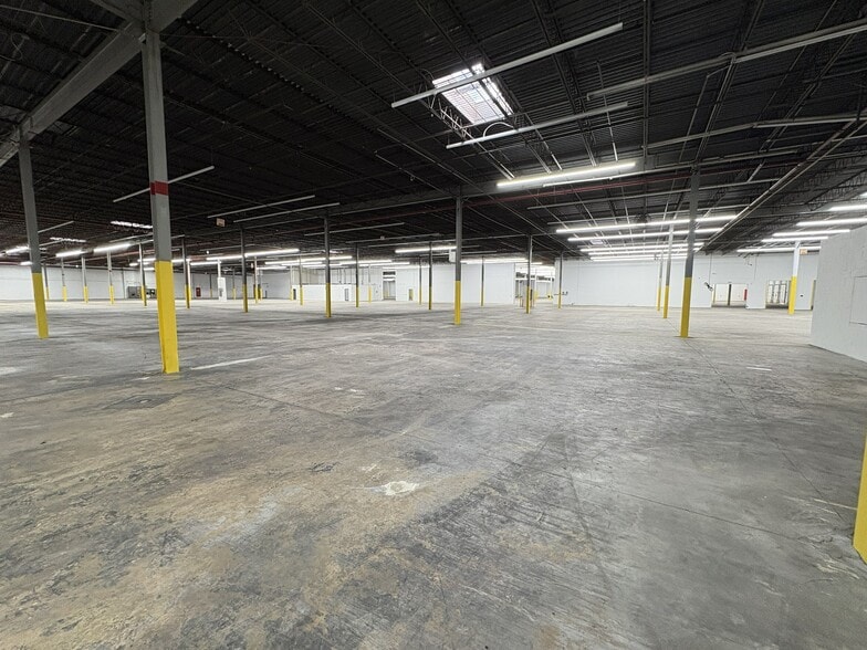 45 Linden Ave E, Jersey City, NJ for lease - Interior Photo - Image 2 of 5