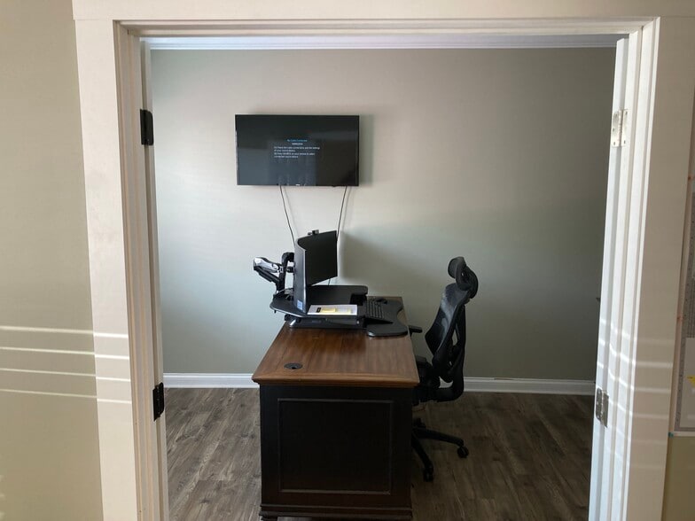 1990 Louisville Rd, Bowling Green, KY for lease - Building Photo - Image 3 of 7