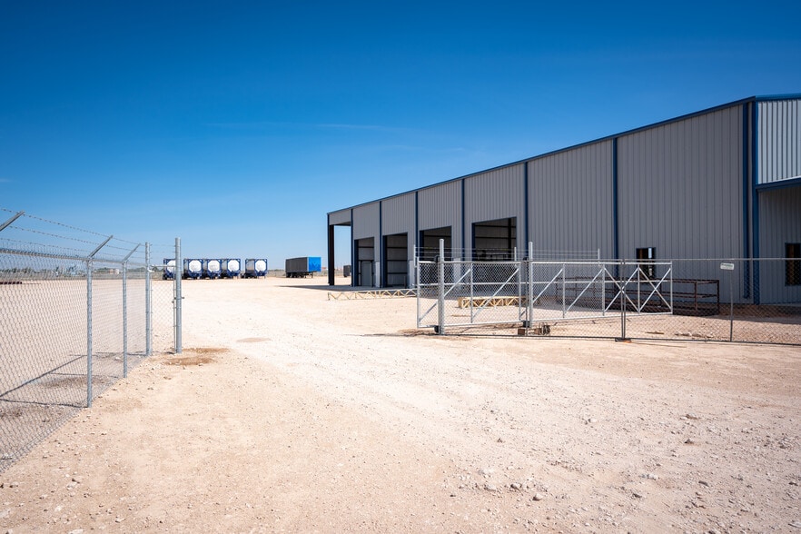 2405 E County Road 155, Midland, TX for lease - Building Photo - Image 2 of 26