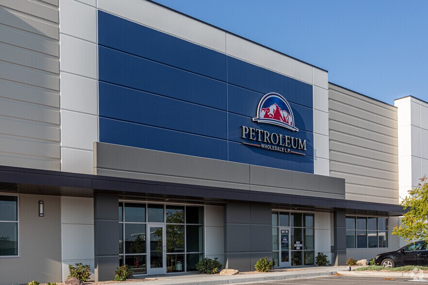 1598 S Distribution Dr, Salt Lake City, UT for lease - Building Photo - Image 2 of 12