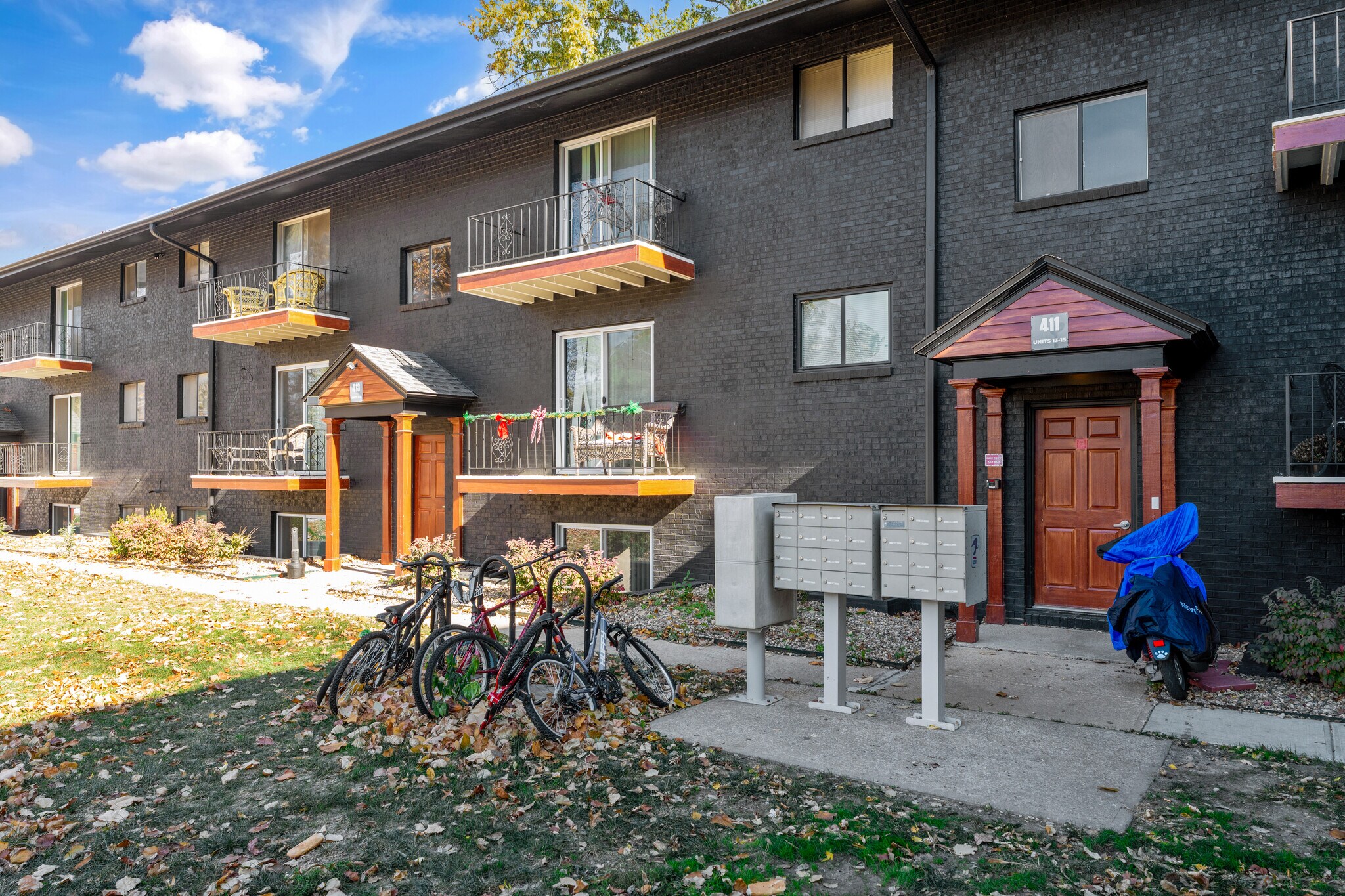 341 E Loula St, Olathe, KS à vendre Photo principale- Image 1 de 47