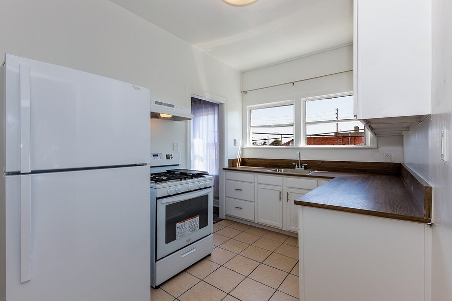 1716-1718 W 45th St, Los Angeles, CA à vendre - Photo du bâtiment - Image 3 de 10