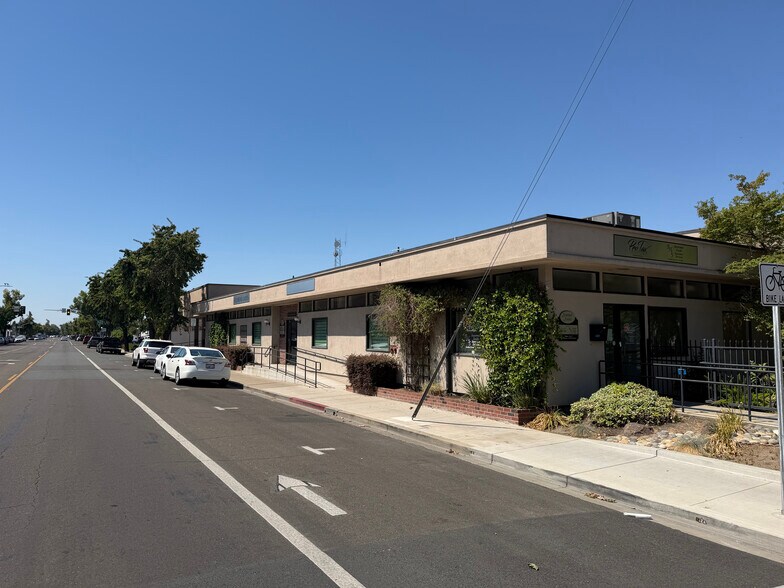 125 N Church St, Lodi, CA à louer - Photo du bâtiment - Image 1 de 14
