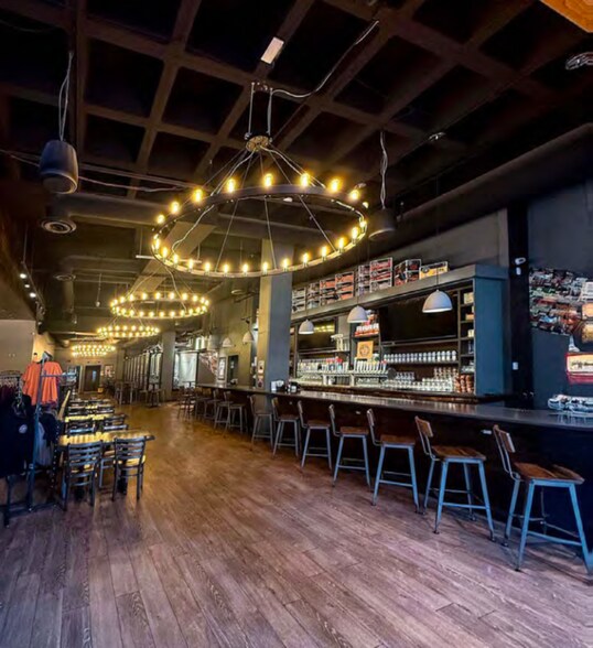 811 Prospect Ave E, Cleveland, OH à louer - Photo intérieure - Image 3 de 21