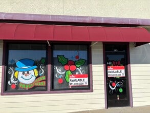 31900 Mission Trl, Lake Elsinore, CA à louer Photo du bâtiment- Image 1 de 7