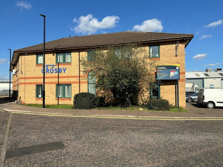 Stockingswater Ln, Enfield à vendre - Photo du bâtiment - Image 3 de 7