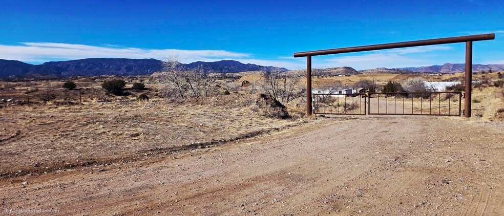 120 Circle Pl, Florence, CO for sale - Building Photo - Image 3 of 16