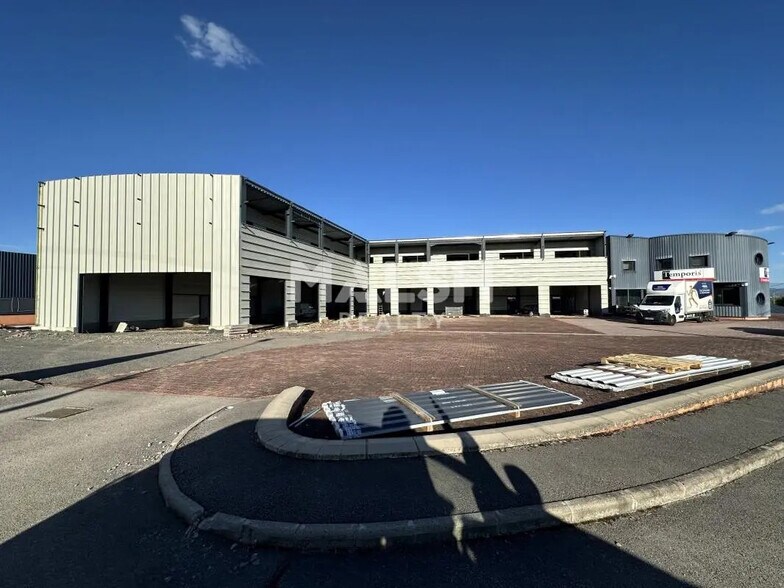 Flex dans Guéreins à louer - Photo du bâtiment - Image 3 de 8