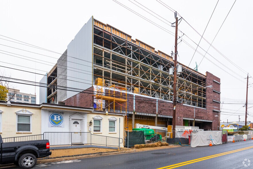 204 N Stonestreet Ave, Rockville, MD à louer - Photo du bâtiment - Image 3 de 5