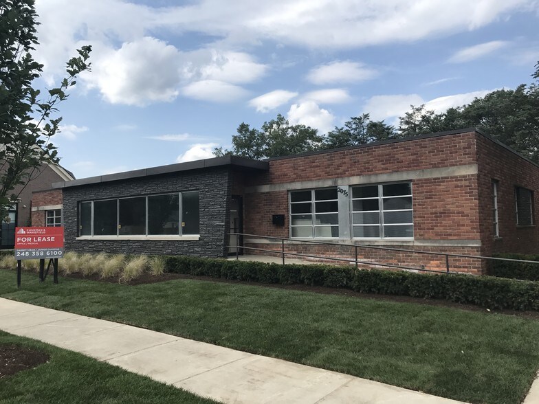 2075 E 14 Mile Rd, Birmingham, MI for lease - Building Photo - Image 3 of 18