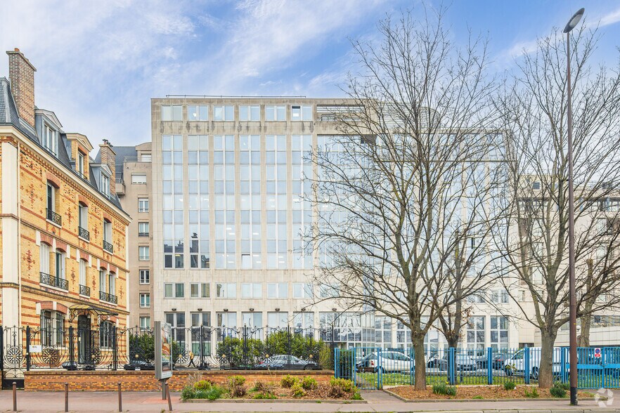 Bureau dans Charenton-le-Pont à louer - Photo principale - Image 1 de 2
