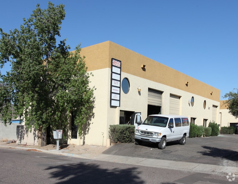 9855 N 19th Dr, Phoenix, AZ for lease - Primary Photo - Image 1 of 4