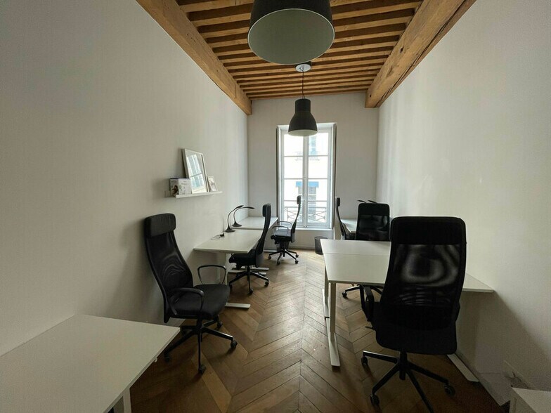 Bureau dans Lyon à vendre - Photo du bâtiment - Image 2 de 12