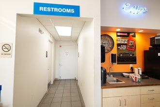 6560 Gunn Hwy, Tampa, FL for lease Interior Photo- Image 2 of 17