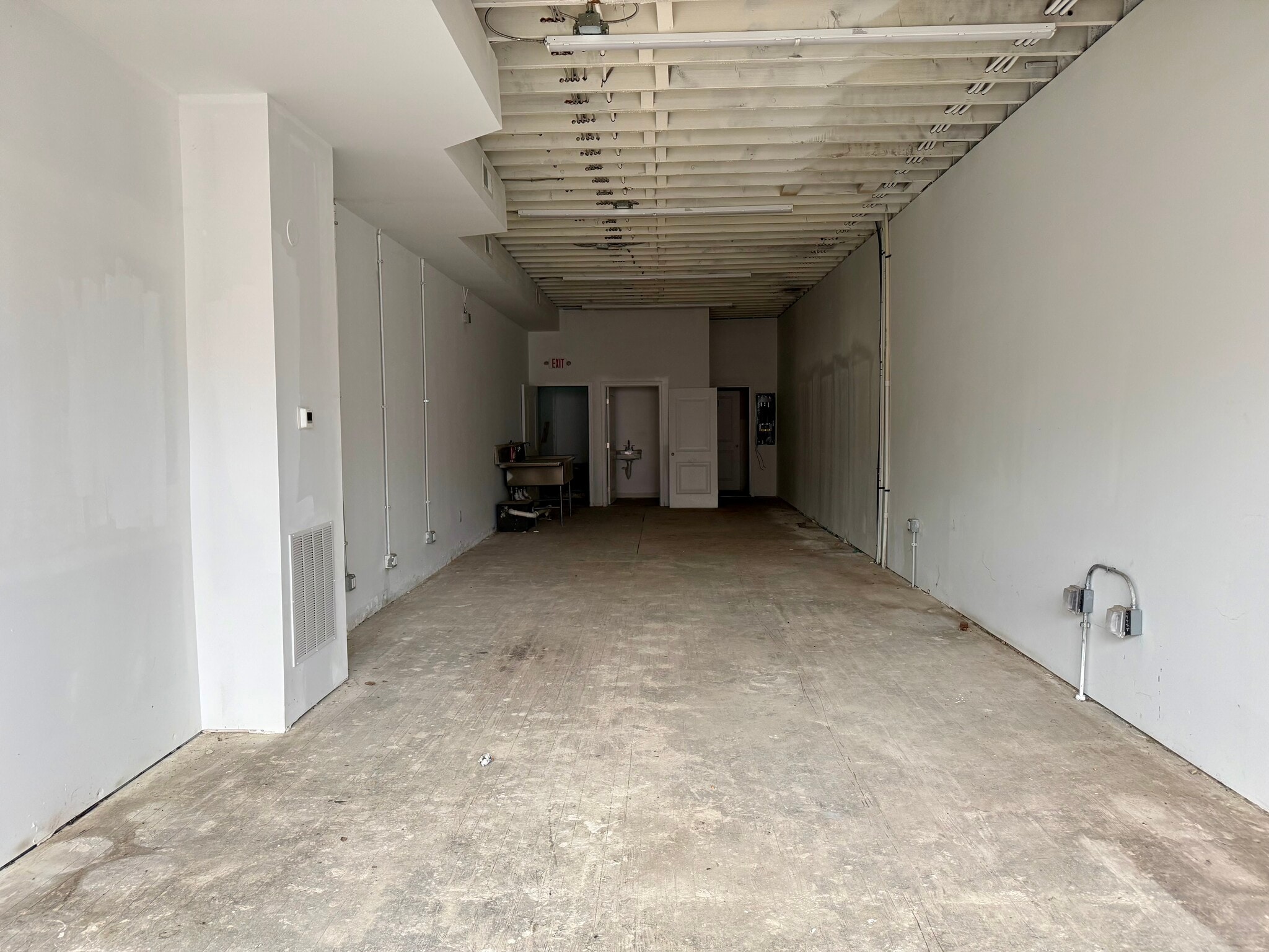 29 E Cross St, Baltimore, MD for sale Interior Photo- Image 1 of 2