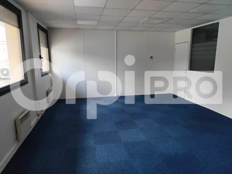 Office in Limoges for sale - Interior Photo - Image 3 of 6