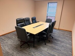 207 W Jefferson St, Bloomington, IL for lease Interior Photo- Image 2 of 7