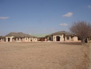 1948 E Hebron Pky, Carrollton, TX à louer Photo du bâtiment- Image 1 de 2