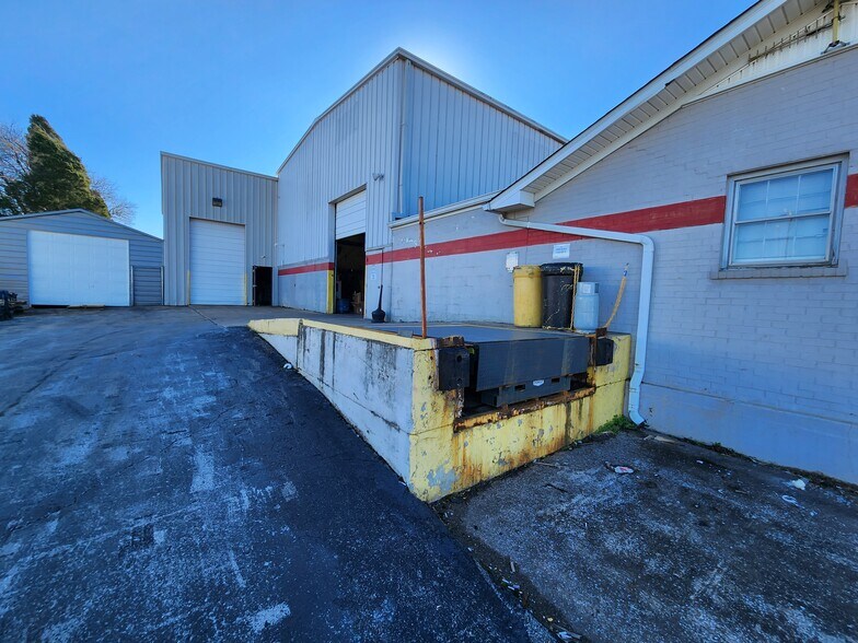 2714 Russellville Rd, Bowling Green, KY à vendre - Photo du bâtiment - Image 2 de 22