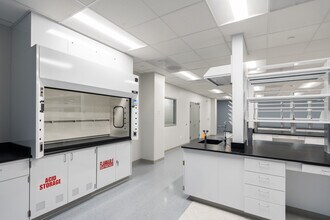 55 W Watkins Mill Rd, Gaithersburg, MD for lease Interior Photo- Image 1 of 5