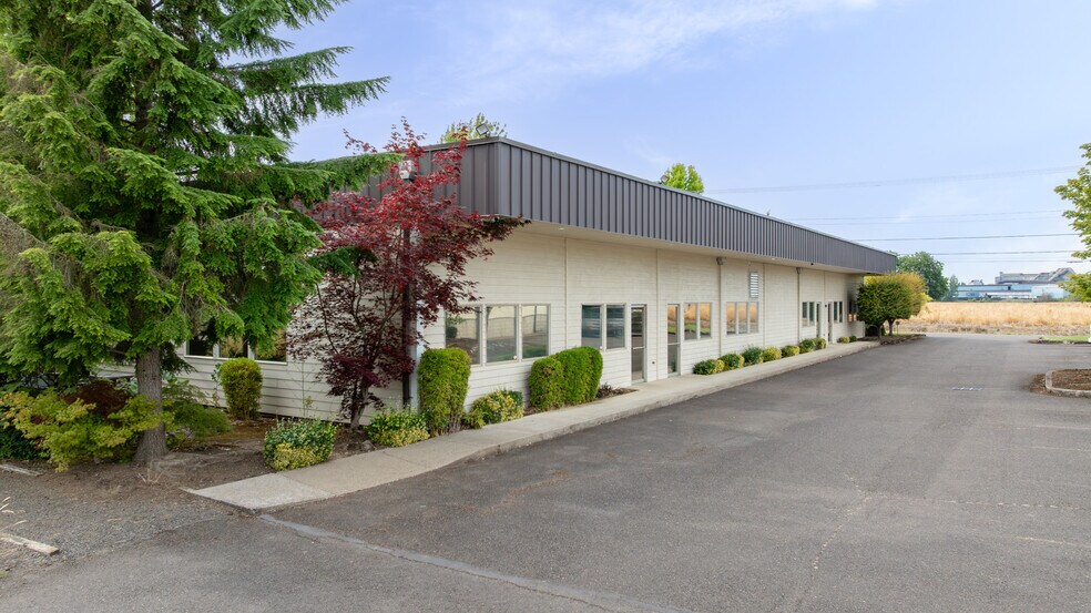 3200 NE Rivergate St, Mcminnville, OR à vendre - Photo du bâtiment - Image 2 de 37