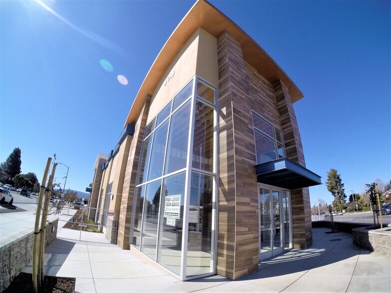 651-685 Saratoga Ave, San Jose, CA à louer - Photo du bâtiment - Image 2 de 48