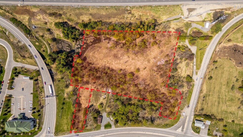 3393 & 3449 St Joseph Boulevard portfolio of 2 properties for sale on LoopNet.ca - Building Photo - Image 2 of 7