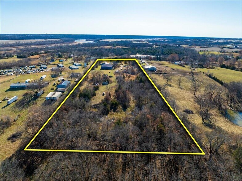 13612 Stillwell Rd, Bonner Springs, KS à vendre - Photo du bâtiment - Image 3 de 32