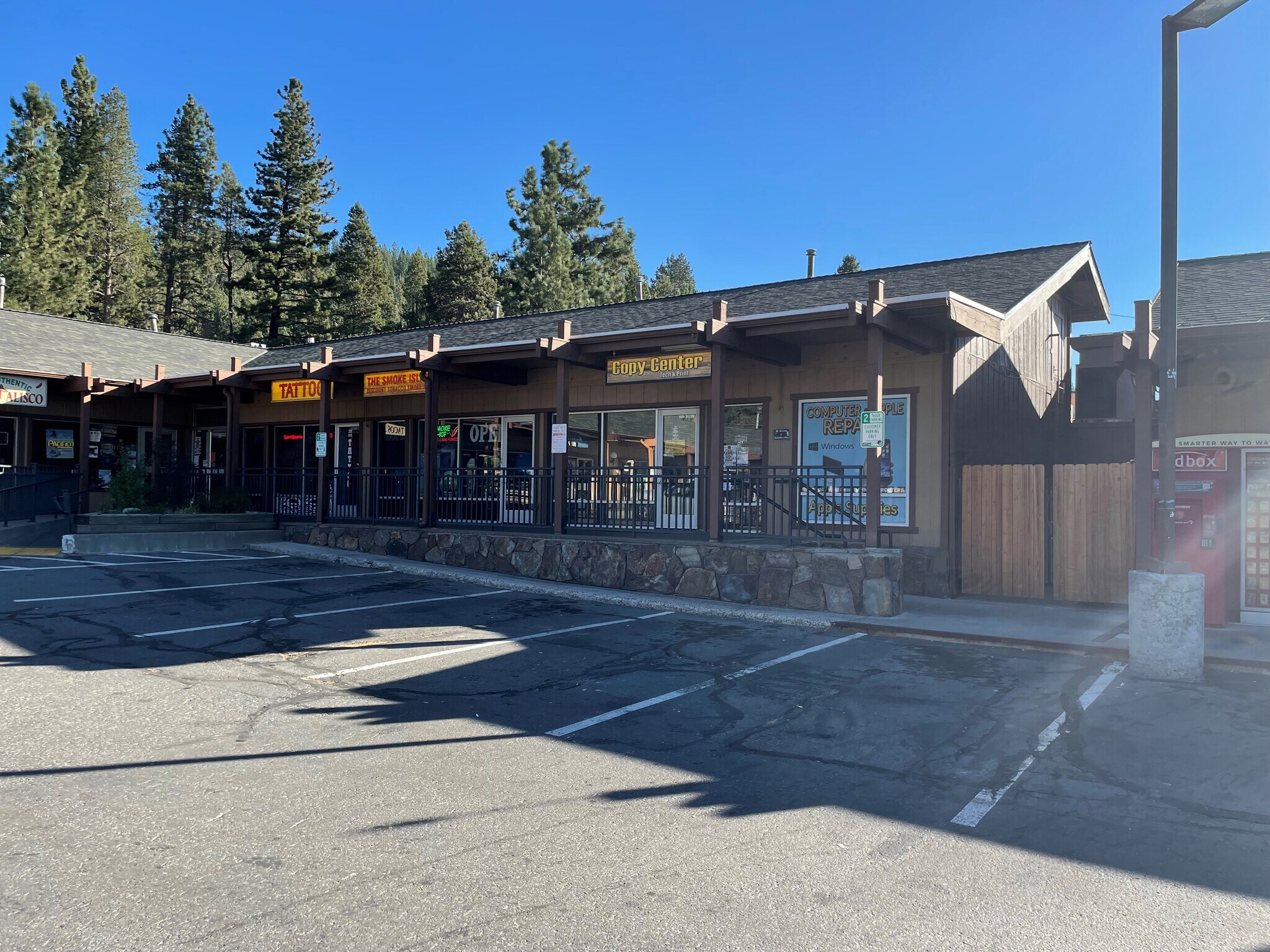 11400 Donner Pass Rd, Truckee, CA à louer Photo du bâtiment- Image 1 de 8