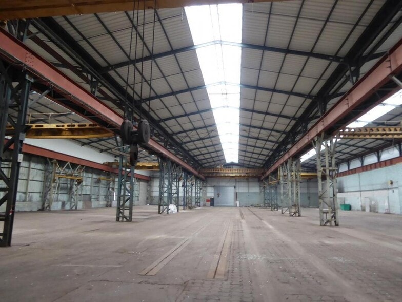 Industrial in Le Grand-Quevilly for lease - Building Photo - Image 2 of 5