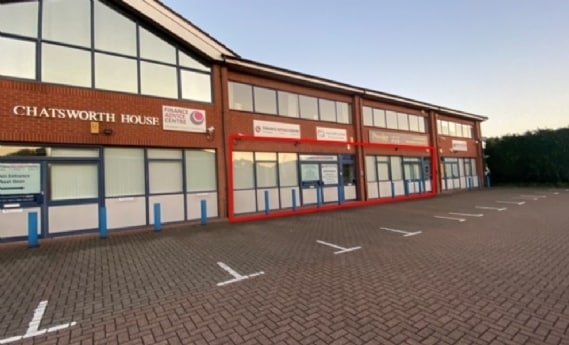 Raynesway, Derby à louer Photo du bâtiment- Image 1 de 5