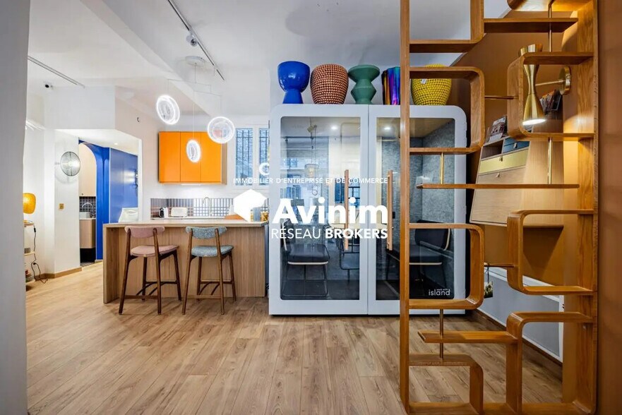 Retail in Paris for lease - Interior Photo - Image 3 of 5