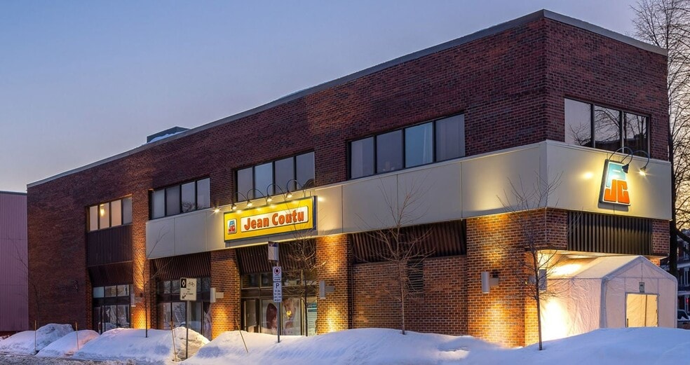 320 Ch De La Canardière, Québec, QC à louer - Photo principale - Image 1 de 1