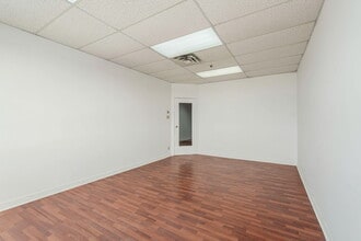433 Rue Chabanel O, Montréal, QC for lease Building Photo- Image 1 of 6