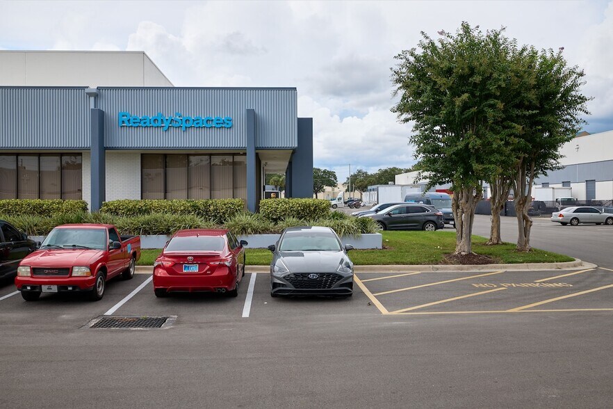 1255 La Quinta Dr, Orlando, FL à louer - Photo du bâtiment - Image 3 de 50