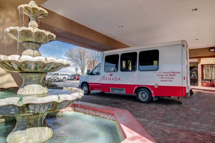 5010 Old National Hwy, Atlanta, GA à vendre - Photo du bâtiment - Image 2 de 22