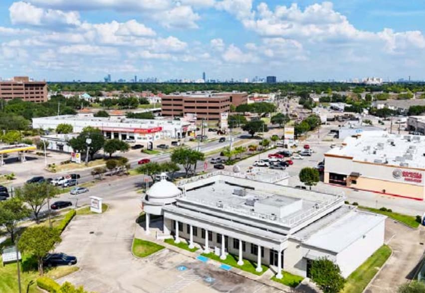 8201 W Sam Houston Pky S, Houston, TX for lease - Building Photo - Image 2 of 6