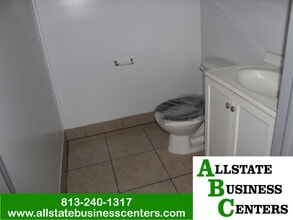 13652 N 12th St, Tampa, FL à louer Photo intérieure- Image 2 de 5