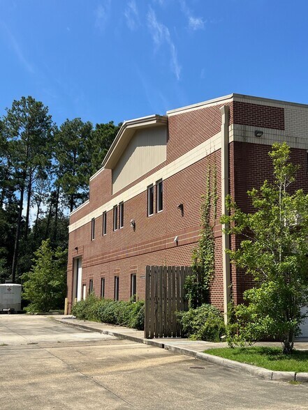 300 Ashland Way, Madisonville, LA à vendre - Photo du bâtiment - Image 3 de 14