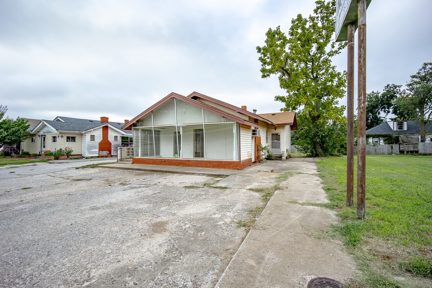 230 SW 27th St, Oklahoma City, OK for sale - Building Photo - Image 1 of 42