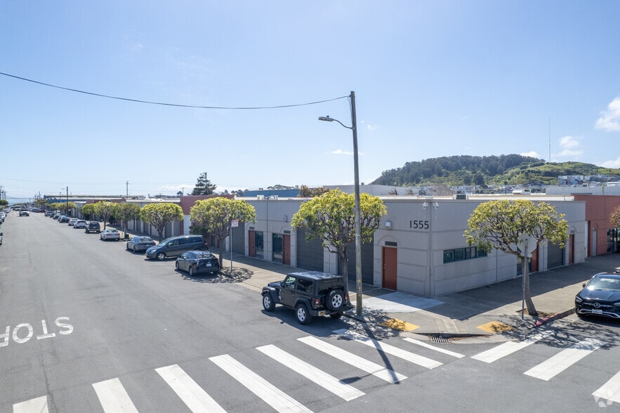 1555 Yosemite Ave, San Francisco, CA for lease - Building Photo - Image 3 of 5